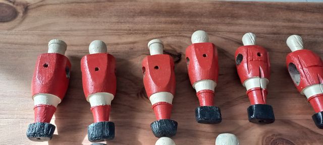 Lote 19 muñecos futbolín madera pintados