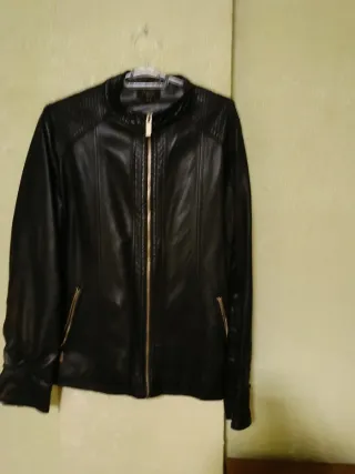 Cazadora polipiel negra