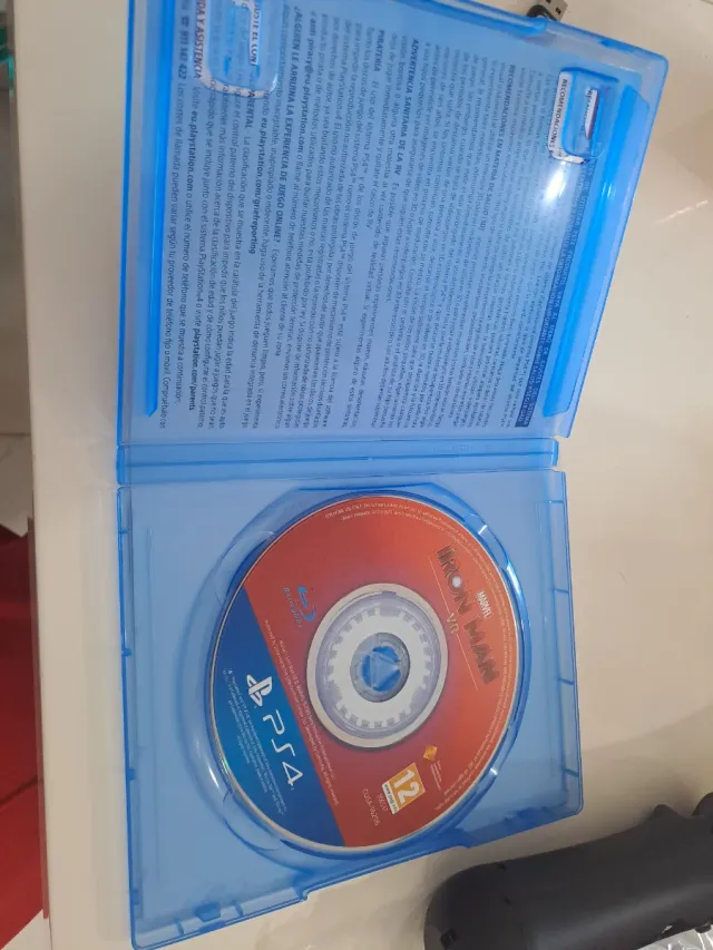 Marvel's Iron Man VR PS4 + 2 Controles Move