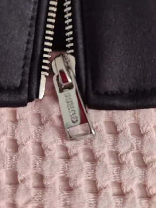 Cazadora Bomber Guess Negra con  Tachuelas