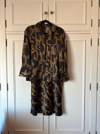 Conjunto Falda y Camisa Zara Estampado