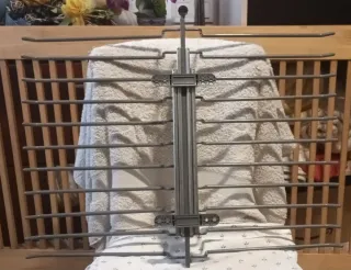 Appendiabiti metallico per armadi a muro