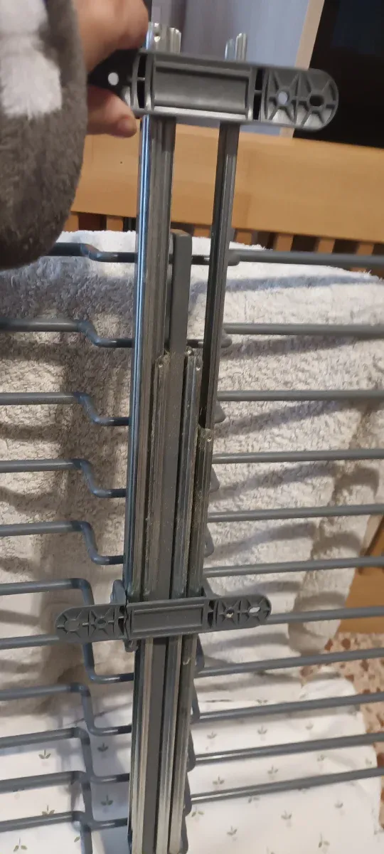 Varal Metálico de Guarda-Roupa Embutido