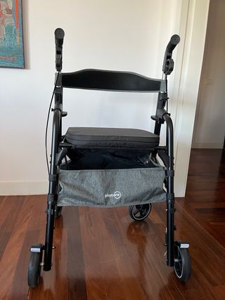Andador Playcare con asiento y frenos