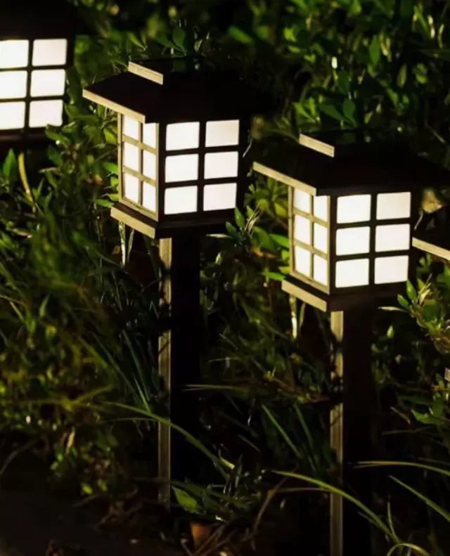 12 Luzes Solares LED Decorativas Pretas