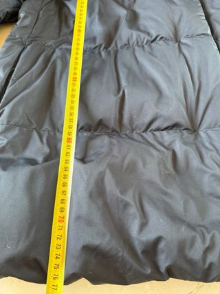 Abrigo plumífero Uniqlo gris