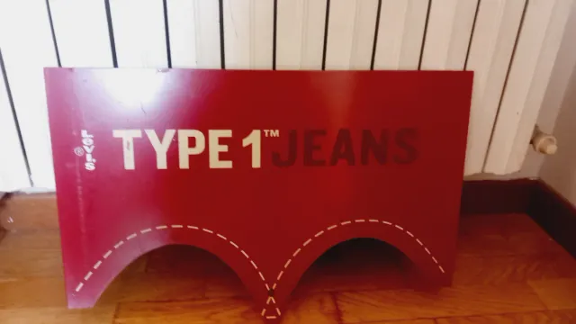 Insegna Levis Strauss Type 1 Jeans