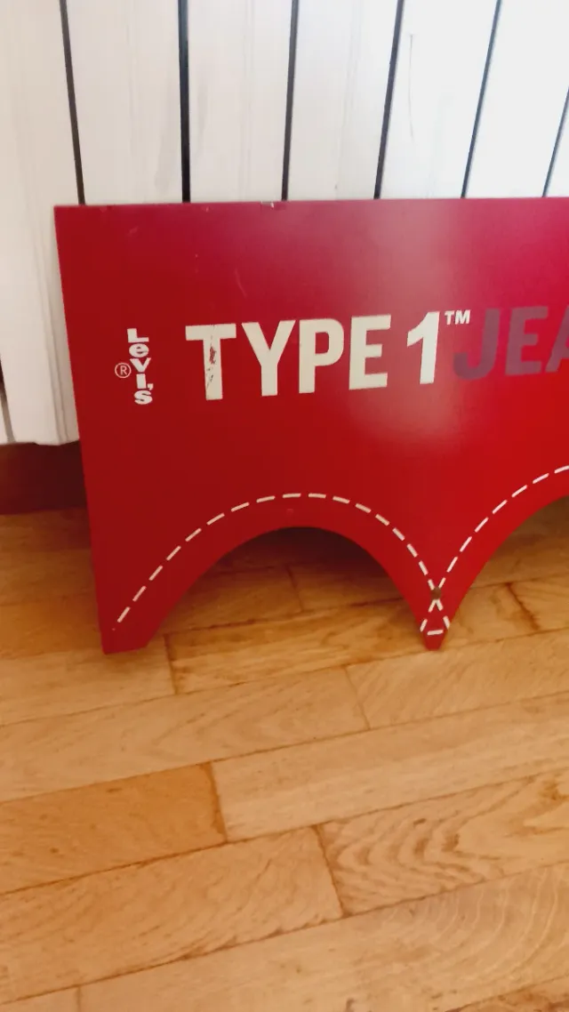 Insegna Levis Strauss Type 1 Jeans
