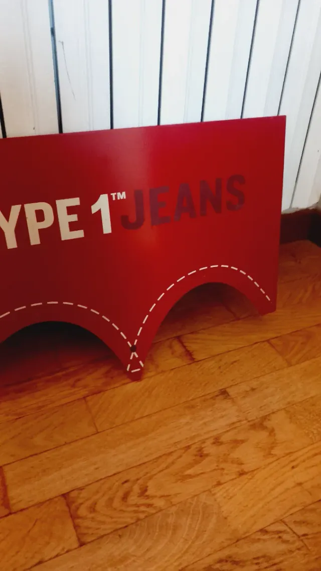 Insegna Levis Strauss Type 1 Jeans