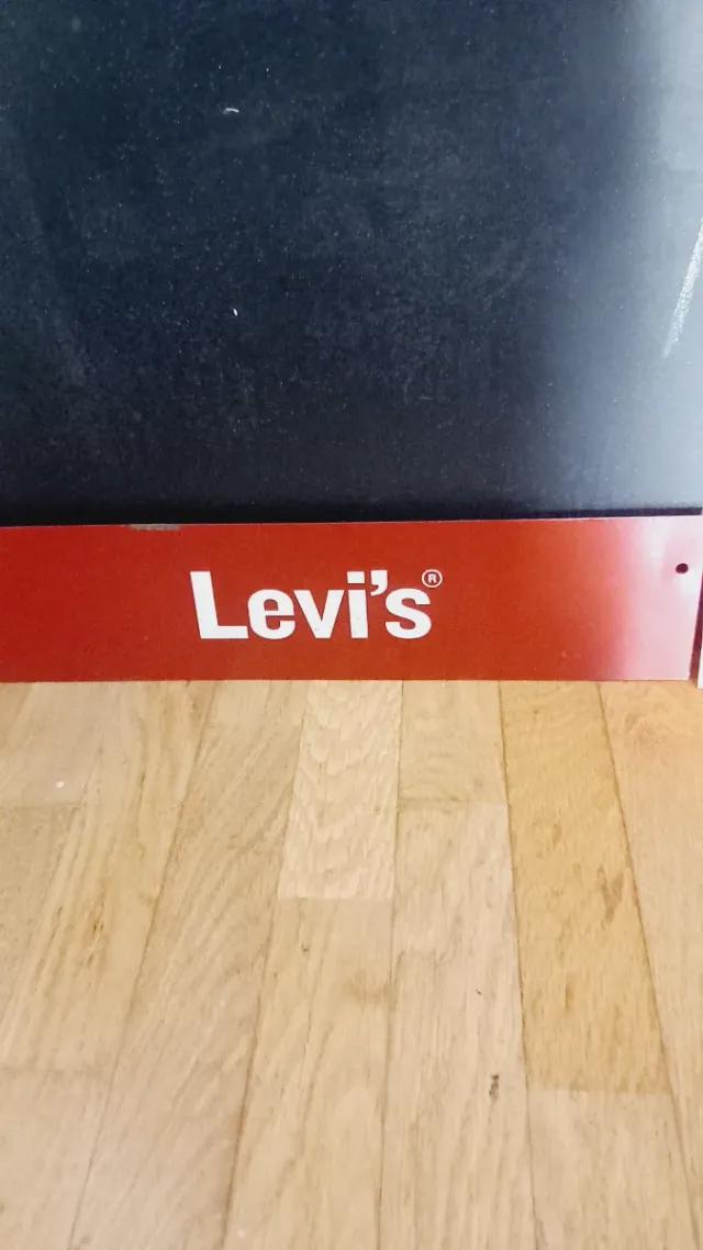 Insegna Levis Strauss Type 1 Jeans