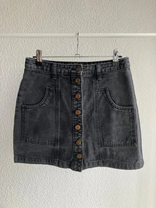 Falda vaquera negra Stradivarius Talla M