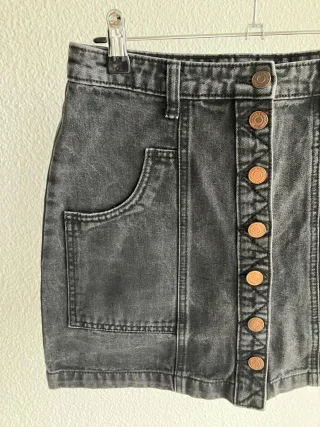 Falda vaquera negra Stradivarius Talla M