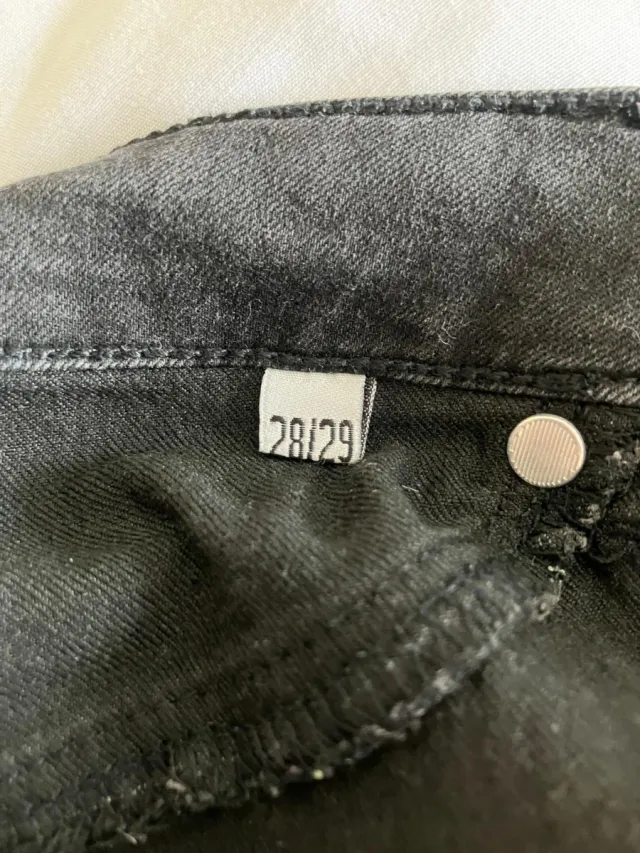 Falda vaquera negra Stradivarius Talla M