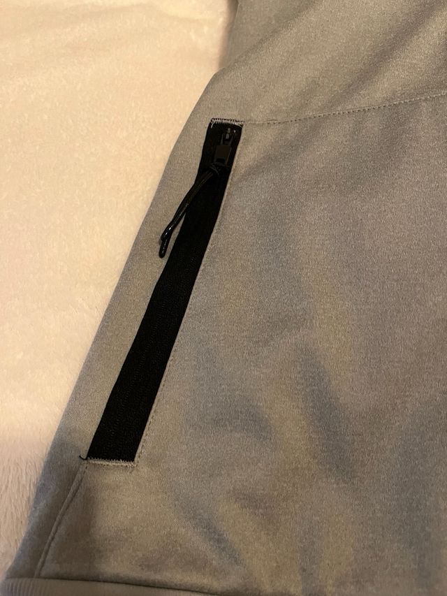 Sudadera Superdry gris con cremallera