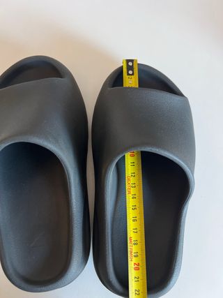 Chanclas Adidas YEEZY Talla 35 negras