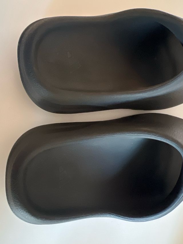Chanclas Adidas YEEZY Talla 35 negras