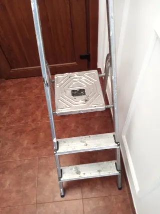 Escalera de 3 peldaños plegable