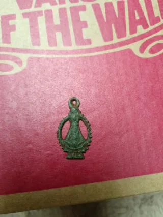 Medalla Virgen Antigua