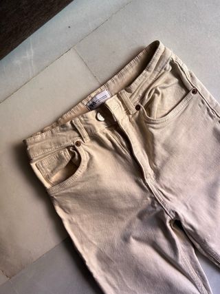 Pantalón Zara beige flare
