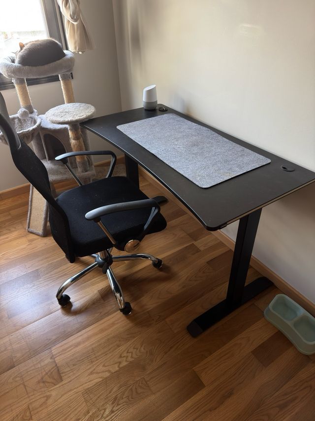 Escritorio y Silla de Oficina Negro