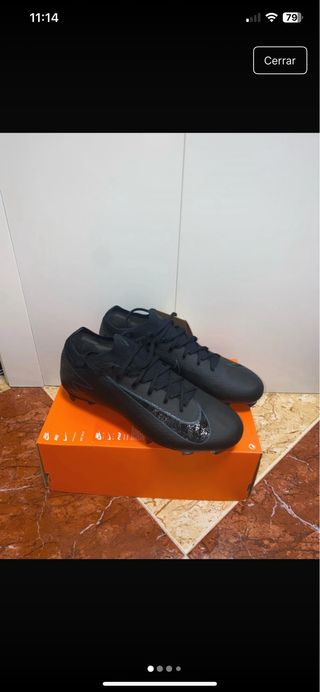 Botas de fútbol Nike negras