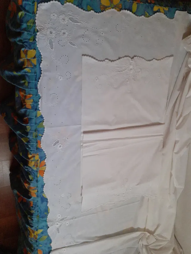 Sábanas algodón bordadas a máquina blancas