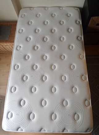 CANAPÉ 170 € + COLCHÓN VISCOELÁSTICA 50 €