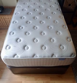 CANAPÉ 170 € + COLCHÓN VISCOELÁSTICA 50 €