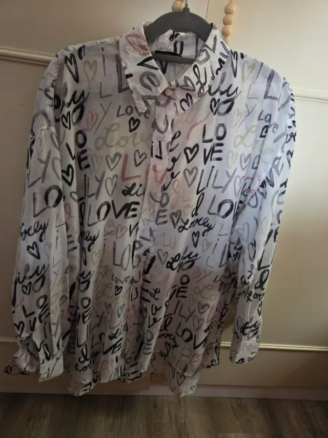 Camisa Stradivarius Estampado Love Talla xs