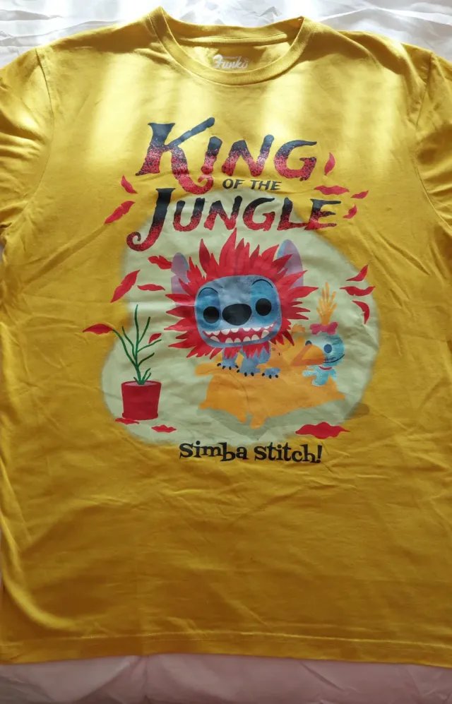 Camiseta Funko King of the Jungle Stitch