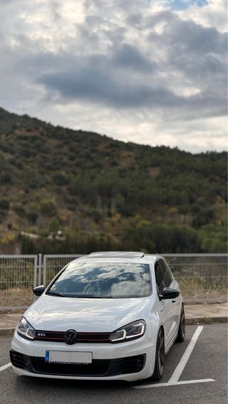 Volkswagen Golf GTI MK6 2011