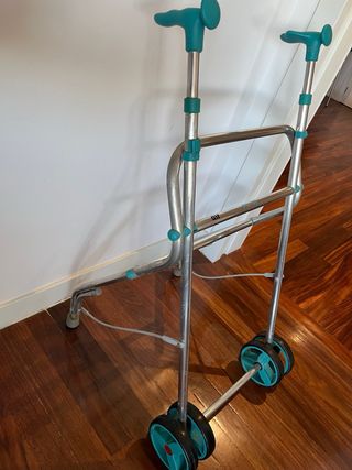 Andador Forta air con ruedas delanteras