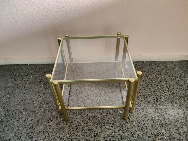 Mesa auxiliar cristal y metal dorado