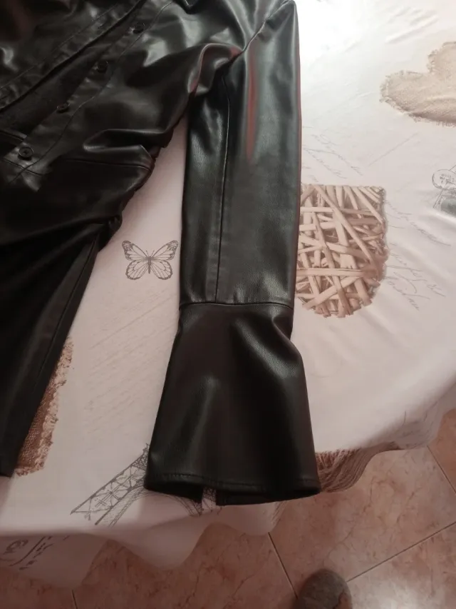 Chaqueta efecto piel mujer con pelito fino dentro