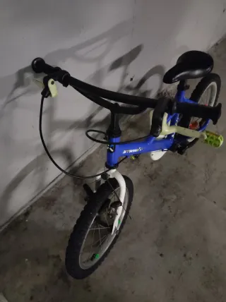 Bicicleta infantil azul