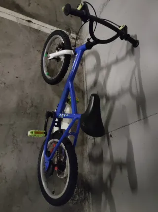 Bicicleta infantil azul