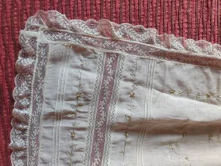 Manteleta huertana muselina bordada