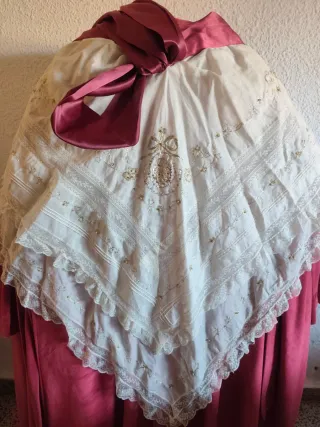 Manteleta huertana muselina bordada