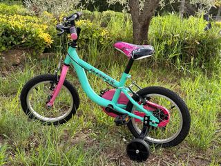 Bicicleta B-pro infantil 14” con ruedines
