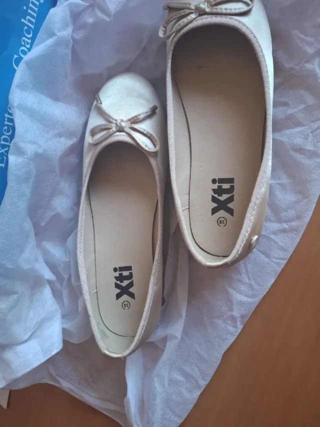 Manoletinas XTI Talla 38 Beige/Dorado