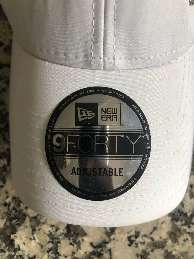 Gorra New Era NY nueva i origin ajustable plateada