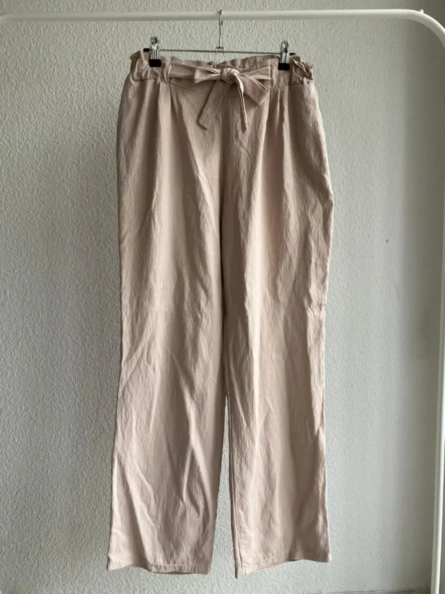 Pantalón beige Talla M
