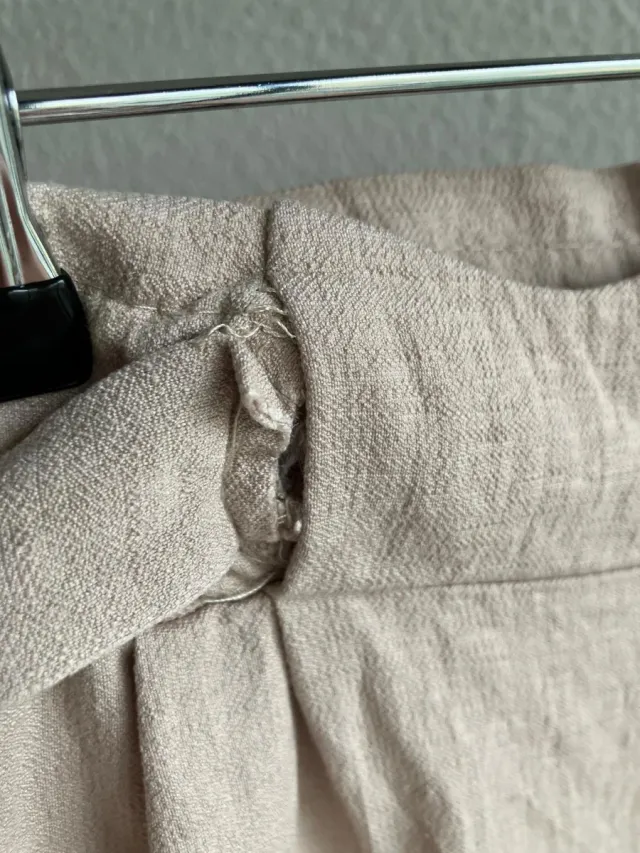 Pantalón beige Talla M