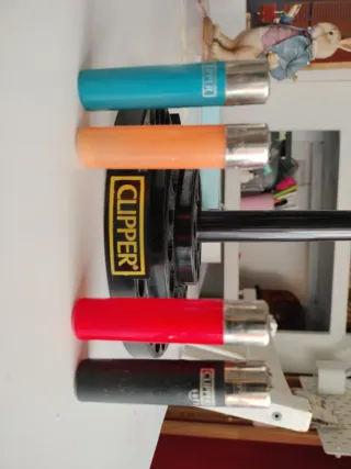 Lotto n 2 • Set 4 accendini Clipper colori assorti