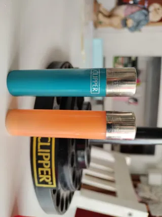 Lotto n 2 • Set 4 accendini Clipper colori assorti