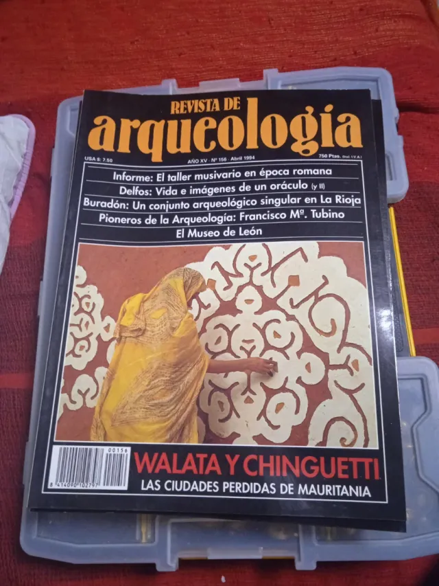Revistas de Arqueologia. Varios números.