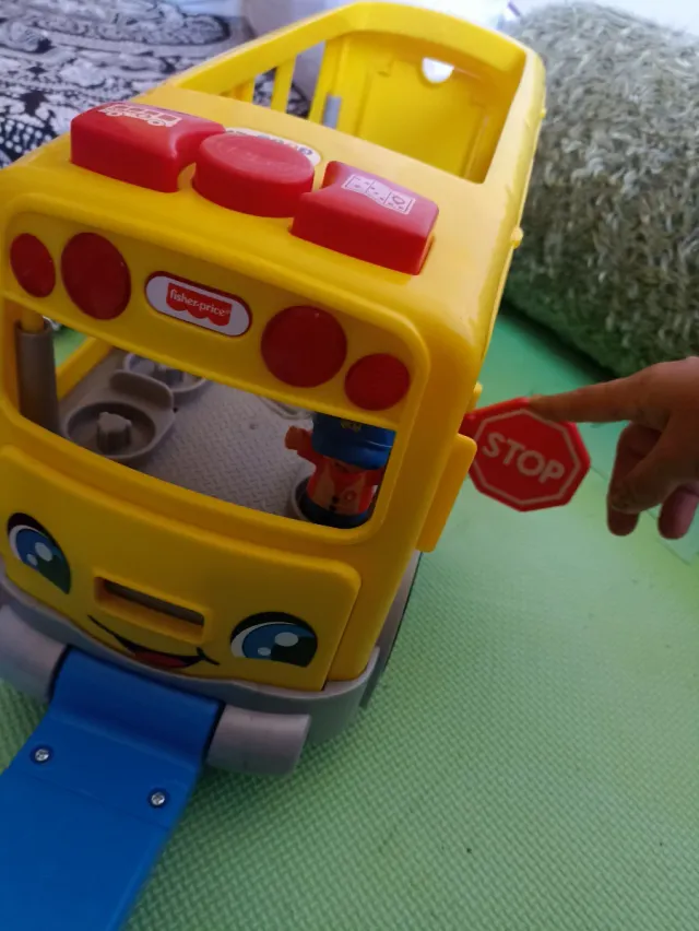 Autobús Fisher-Price con luces y canciones