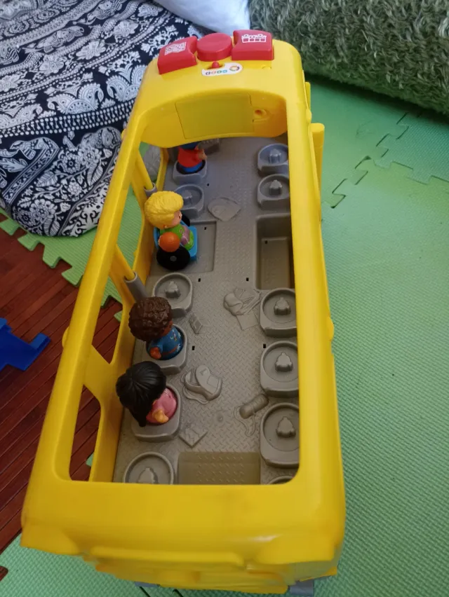 Autobús Fisher-Price con luces y canciones