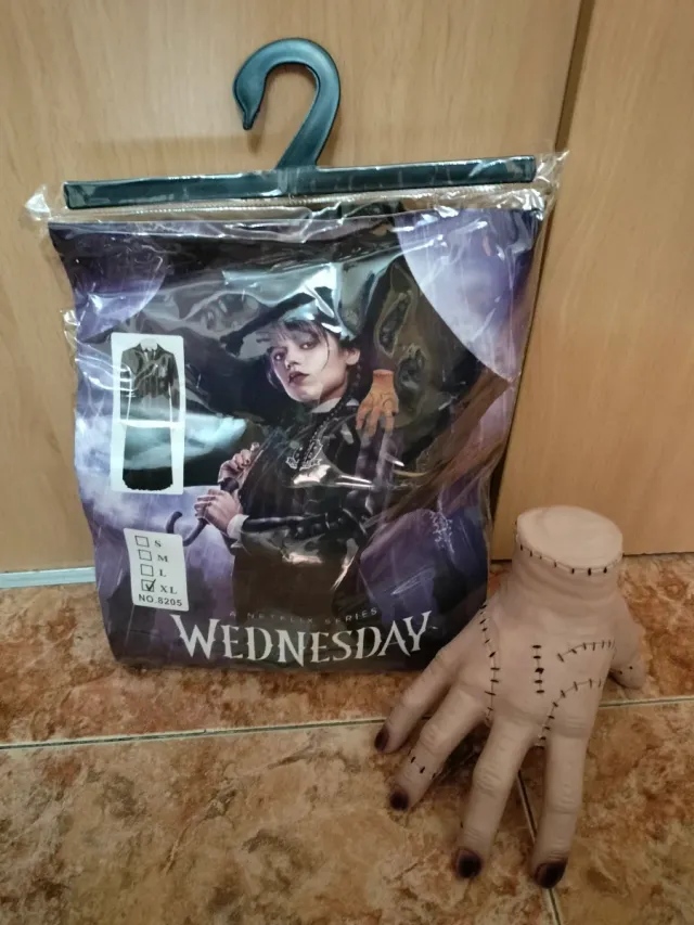 Disfraz Miércoles Addams Adulto Talla XL y Cosa.