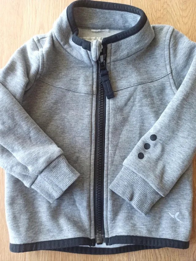 Conjunto chándal gris Decathlon T.12m